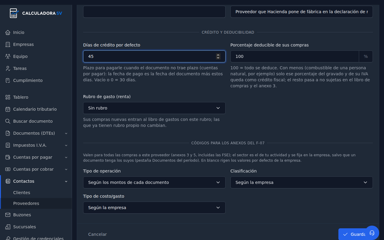 Sección Crédito y deducibilidad con los días de crédito, el porcentaje deducible y el rubro de gasto, y la sección Códigos para los anexos del F-07 con tipo de operación, clasificación y tipo de costo o gasto