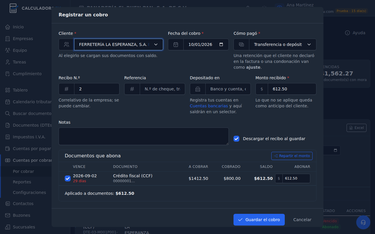Diálogo Registrar un cobro con el cliente, la fecha, cómo pagó, el recibo número 2, la referencia, depositado en, el monto recibido y el crédito fiscal que abona
