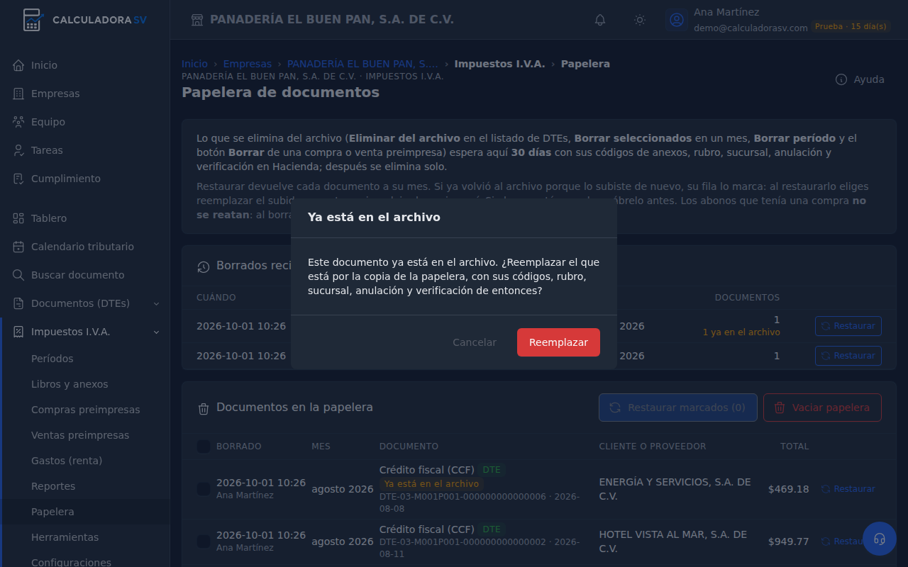 Diálogo Ya está en el archivo que pregunta si se reemplaza el documento subido por la copia de la papelera, con sus códigos, rubro, sucursal, anulación y verificación de entonces, y los botones Cancelar y Reemplazar